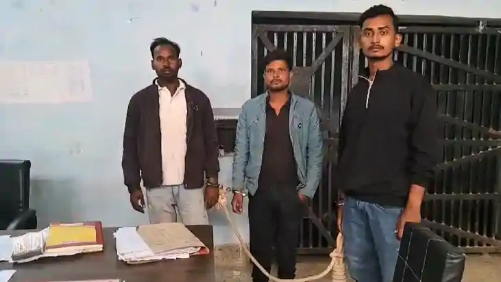 Bihar Crime News : मुंगेर पुलिस ने दो हथियार तस्करों को किया