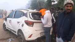 Bihar Road Accident : बगहा में दीवार से टकराई अनियंत्रित कार, एक व्यक्ति की हुई मौत, तीन गंभीर रूप से हुए जख्मी 