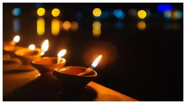 दीपावली की रात इन उपायों को जरूर करें, धन-धान्य में नहीं होग