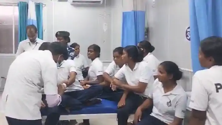Bihar News : सासाराम में एक साथ 60 महिला पुलिसकर्मी इलाज करा