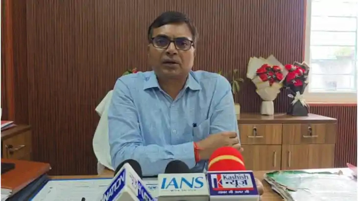 प्रधानाध्यापक से मारपीट और बदसलूकी का वीडियो वायरल: शिक्षा व