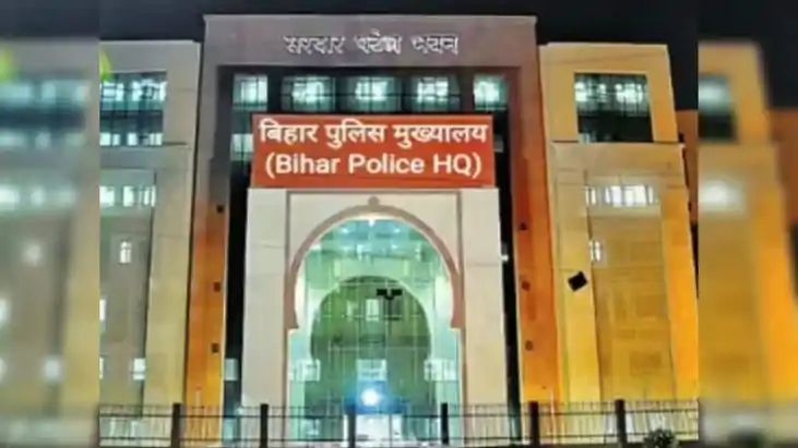 सोशल मीडिया पर AI जनरेटेड फोटो पोस्ट करने पर महिला गृहरक्षक 
