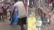 कम पैसे में काम करने से इनकार पर मजदूर को पेड़ से उल्टा लटकाकर बेरहमी से पीटा, मुख्य आरोपी गिरफ्तार