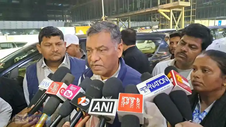 BIHAR POLITICS - चुनाव के लिए नीतीश कुमार को कठपुतली की तरह 