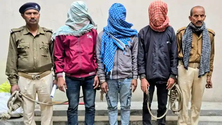 Bihar Crime: बिहार पुलिस ने तीन शातिर साइबर अपराधियों को दबो