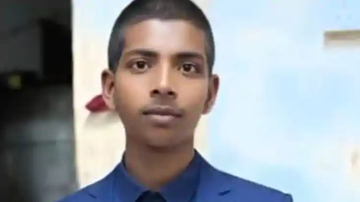 Bihar Road Accident : खगड़िया में अनियंत्रित बाइक बिजली पोल 