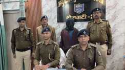 Bihar Crime : गया पुलिस की बड़ी स्ट्राइक ! पार्सल वैन के गुप्त तहखाने से 235 किलो गांजा किया बरामद, अंतरराज्यीय तस्कर को किया गिरफ्तार