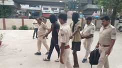 Bihar Nerws : मुजफ्फरपुर में सेल्सकर्मी से लूटकांड का पुलिस ने किया खुलासा, दो बदमाशों को किया गिरफ्तार, लूट का सामान किया बरामद  