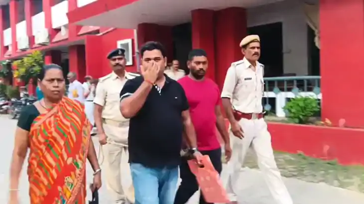 Bihar News : एक तरफ़ा इश्क में युवक ने ली युवती की जान, कोर्ट Bihar News : एक तरफ़ा इश्क में युवक ने ली युवती की जान, कोर्ट