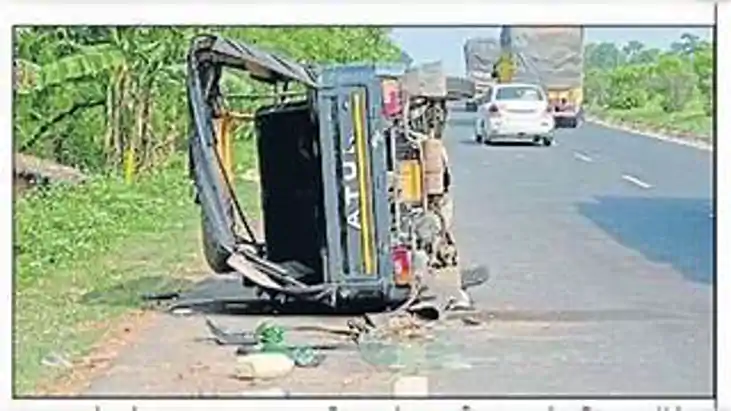 मुजफ्फरपुर में ऑटो और ट्रक की भीषण टक्कर, चार शिक्षकों सहित मुजफ्फरपुर में ऑटो और ट्रक की भीषण टक्कर, चार शिक्षकों सहित