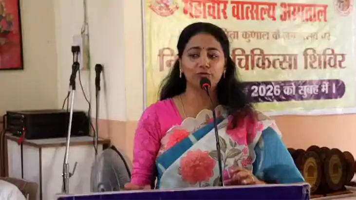 Bihar News : महावीर वात्सल्य अस्पताल ने गर्ल्स स्कूलों में ल