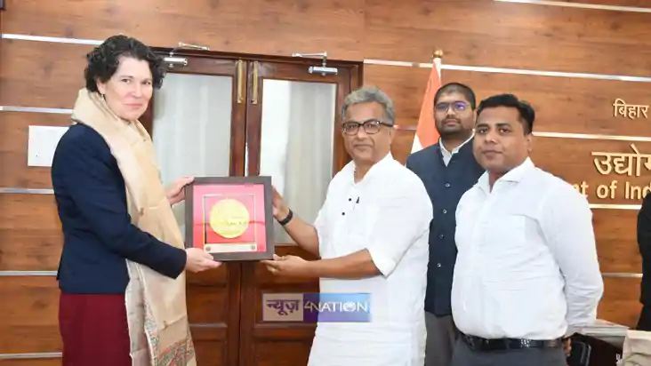 अमेरिकी वाणिज्य दूतावास की महावाणिज्यदूत कैथी जाइल्स डियाज़ 