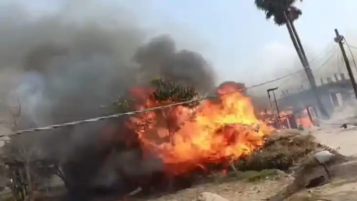 कुदरत का कहर:  आग के तांडव में 15 परिवारों के आशियाने और अरम