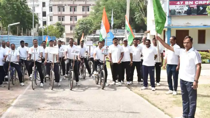 Bihar News : नरकटियागंज में एसएसबी 44वीं वाहिनी ने निकाली भव