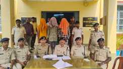 Bihar News : बांका पुलिस को मिली बड़ी कामयाबी, हथियार के बल पर हुई बाइक लूट कांड का किया पर्दाफाश, तीन शातिर अपराधियों को किया गिरफ्तार 