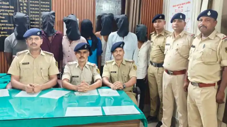 Patna naubatpur police cracks 30 lakh electronic godown loot