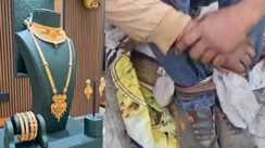 15 लाख की लूट