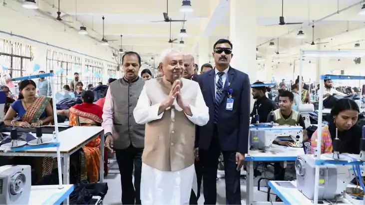 Bihar News : सीएम नीतीश ने हाजीपुर इंडस्ट्रियल एरिया में औद्