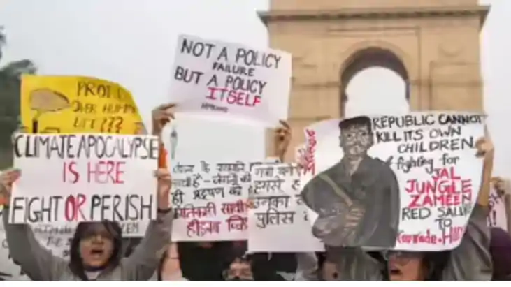 Jihadis and Naxalites: पॉल्यूशन के नाम पर पोस्टर पॉलिटिक्स, 