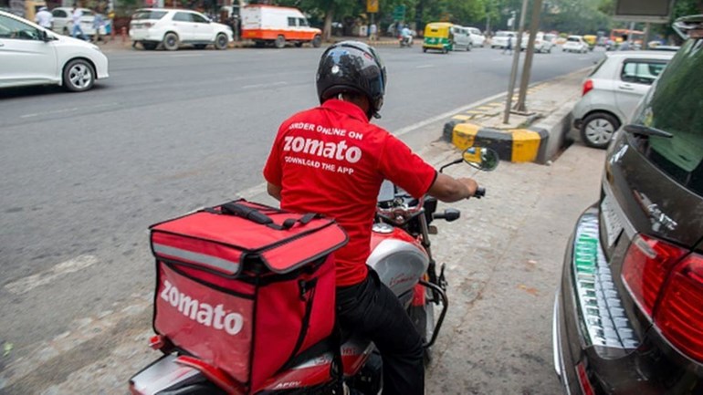 त्योहारों पर फूड डिलीवरी होगी महंगी! Zomato ने प्लेटफॉर्म फीस में किया इजाफा