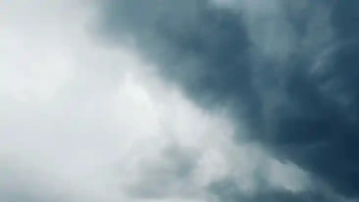 Today Weather Update: देश के कई राज्यों में मौसम ने ली करवट,