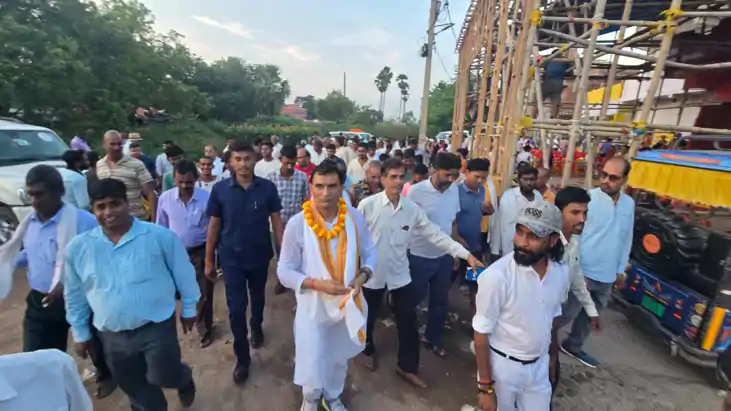 विधानसभा चुनाव को लेकर डॉ अनुज सिंह ने किया जनसंपर्क अभियान 