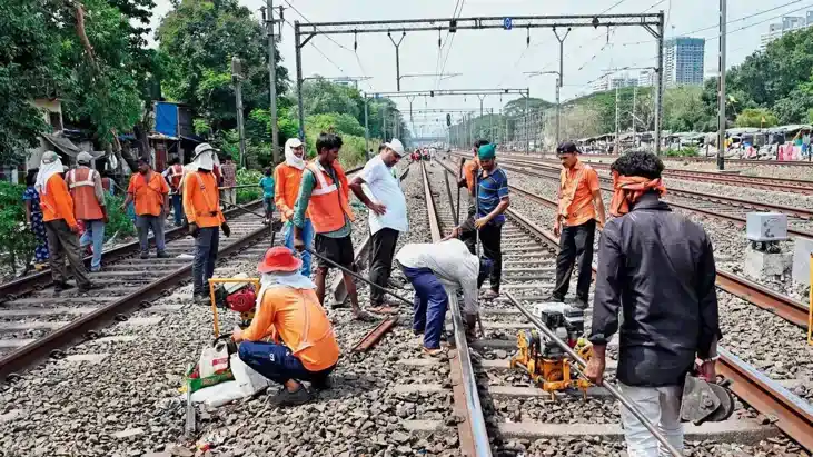 रेल कर्मियों को मोदी सरकार का तोहफा,  नवरात्रि पर किया बोनस 