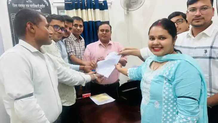 सुपौल में पंचायत सेवा संघ का सांकेतिक विरोध: काली पट्टी बांध