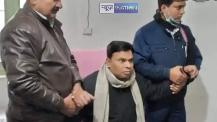 Bihar News - अवैध उगाही करते पकड़े गए पूर्व कार्यपालक पदाधिक