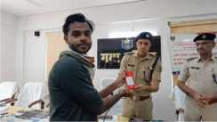 'ऑपरेशन मुस्कान' के तहत एसएसपी ने लौटाए 107 चोरी व गुम हुए मोबाइल, खिले मालिकों के चेहरे