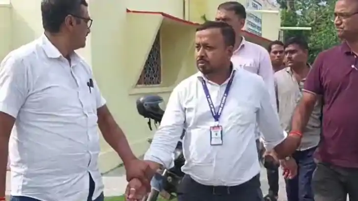 एक और घूसखोर अफसर रंगे हाथ चढ़ा निगरानी के हत्थे,जिला मत्स्य एक और घूसखोर अफसर रंगे हाथ चढ़ा निगरानी के हत्थे,जिला मत्स्य