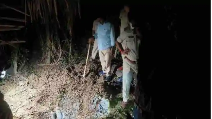 10 दिन से लापता इन्टर के छात्र का इस हाल में मिला शव,हुआ बड़ा 10 दिन से लापता इन्टर के छात्र का इस हाल में मिला शव,हुआ बड़ा
