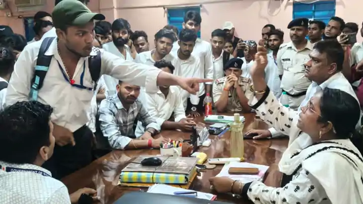 Bihar News : नालंदा में SA इंस्टीट्यूट ऑफ नर्सिंग के छात्रों