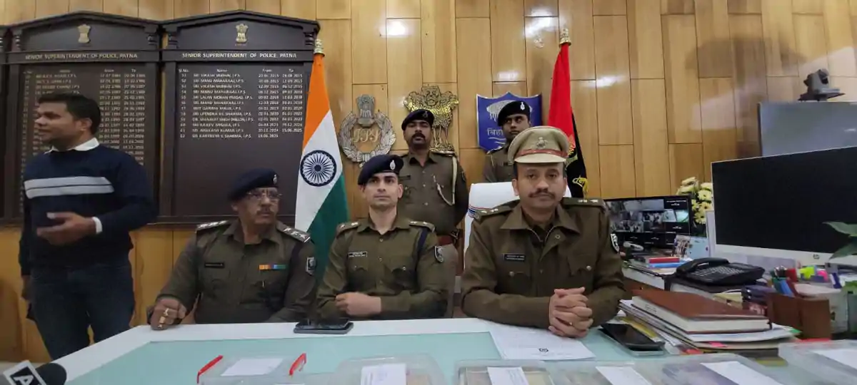 चाय की चुस्की के साथ नशे का सौदा: मनेर में पुलिस का बड़ा एक्शन, ड्रग्स सिंडिकेट के 6 गुर्गे गिरफ्तार!