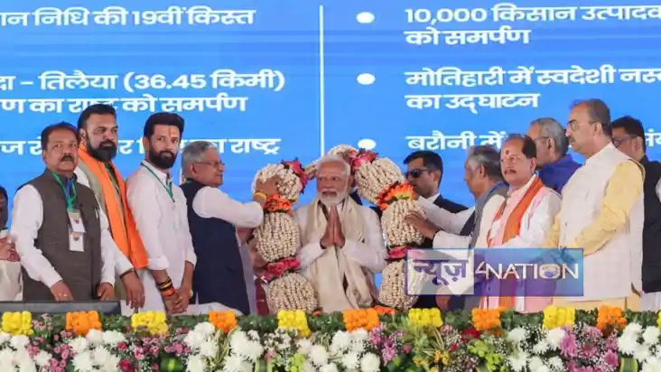 CM नीतीश और पीएम मोदी के सामने ही जेडीयू नेत्री का बड़े अधिक