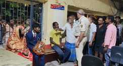Bihar news - सिंदूरदान से पहले दूल्हा-दुल्हन को उठाकर ले गई पुलिस, फिर मंदिर में खुद कराई उनकी शादी, जानें क्या था पूरा मामला