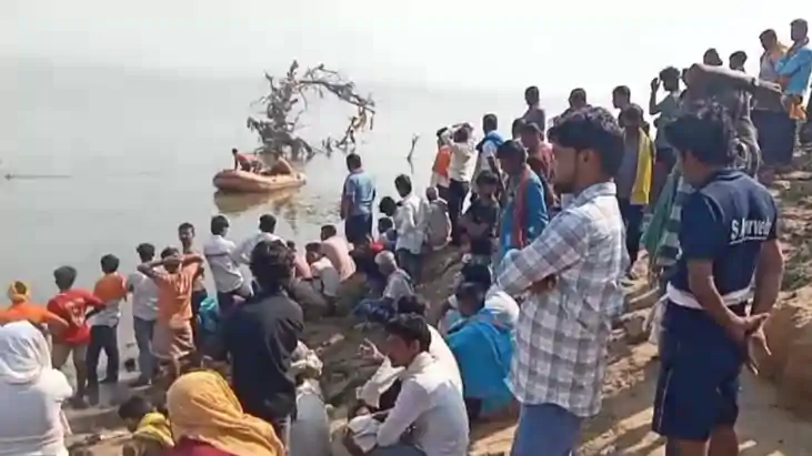 Patna Maner Major accident at Chhath Ghat young man drowns