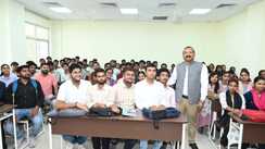 Bihar News : पटना के AN कॉलेज पहुंचे मंत्री अशोक चौधरी, जिस बिल्डिंग को बनवाया उसी में ली क्लास, कहा-सब महादेव की कृपा 