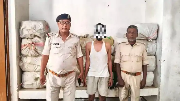 पुलिस की बड़ी कार्रवाई : तकरीबन 2 करोड़ रुपये के गांजा के सा