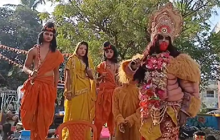 हाथी-घोड़े, बैंड बाजे और झांकी के साथ रामजानकी विवाह की निकल