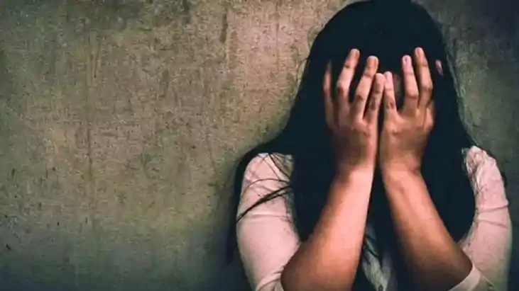 Bihar News : बिहार में दबंग चौकीदार ने नाबालिग से की दुबारा  Bihar News : बिहार में दबंग चौकीदार ने नाबालिग से की दुबारा