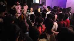 Bihar News : बिहार में मामूली विवाद में आर्मी अफसर ने की ताबड़तोड़ फायरिंग, लोगों ने जमकर काटा बवाल, पुलिस से की कार्रवाई की मांग 