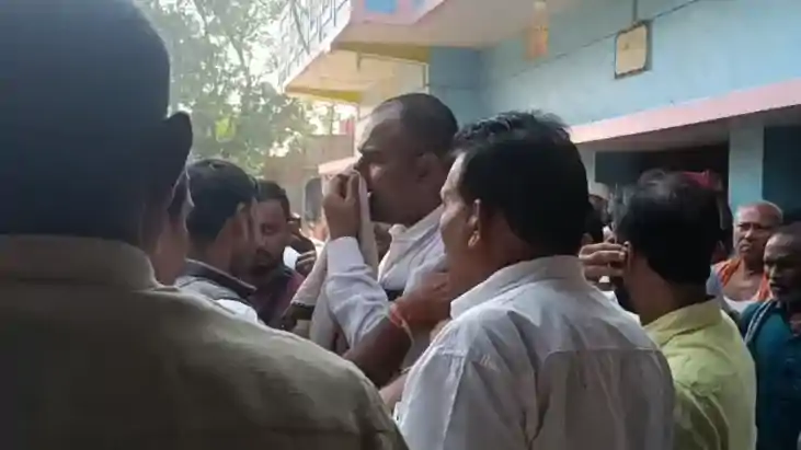 Bihar News : राघोपुर में 13 मासूमों के दशकर्म में जमकर हुआ ब