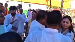 Bihar News : एनडीए कार्यकर्त्ता सम्मेलन में जमकर हुआ बवाल, आपस में भिड़े दो नेताओं के समर्थक, पुलिस ने चटकाई लाठियां 