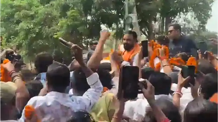 Bihar News : तारापुर की गलियों में गूँजी अपनी मिट्टी की मिठा