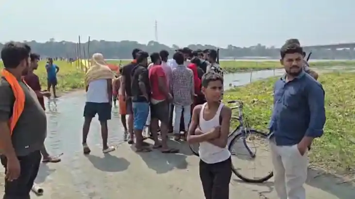 गंडक नदी में नहाने के दौरान दो किशोरों की डूबने से मौत, सोशल