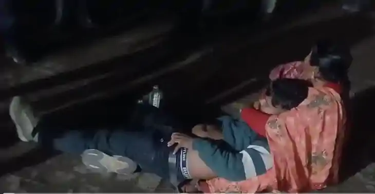 थाने में ही प्रेमी युगल ने खाया जहर, घर वालों ने ठुकराया तो 