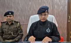 मसौढ़ी में पुलिस का एक्शन: पुरानी बाजार में रिवॉल्वर के साथ दो बाइक सवार गिरफ्तार, एक का है पुराना आपराधिक इतिहास