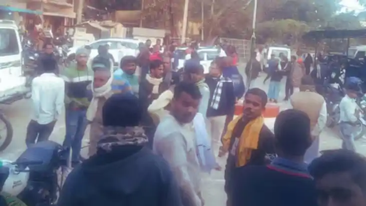 पटना के युवक की राघोपुर में सैकड़ों लोगों की मौजूदगी में गोली