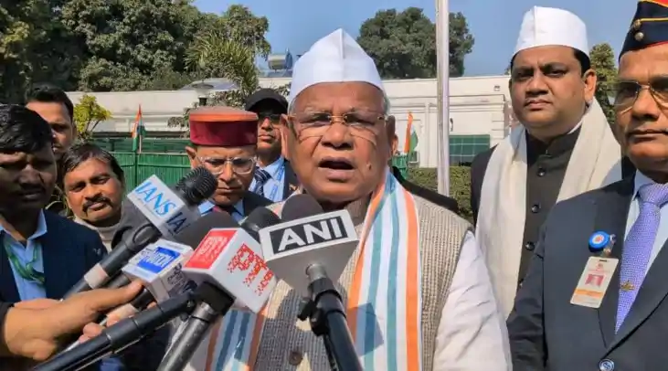 ‘तेजस्वी यादव तो कठपुतली हैं, आरजेडी को उनके हाथ में सौंप दि